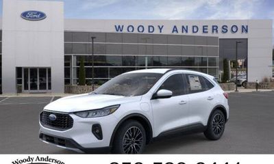 2025 Ford Escape Phev