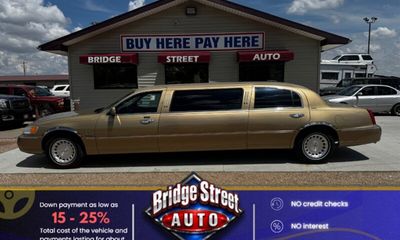 1999 Lincoln Town CAR Executive