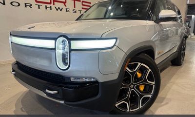 2024 Rivian R1S Launch Edition