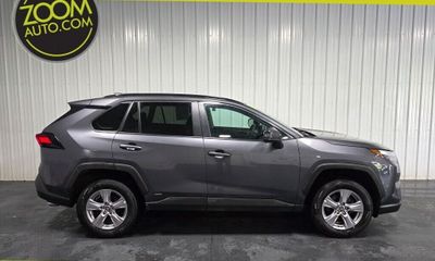 2024 Toyota RAV4 LE