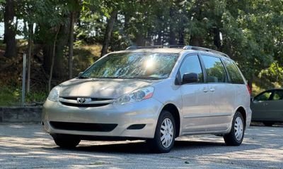 2009 Toyota Sienna LE