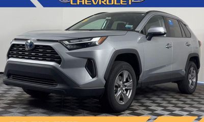 2024 Toyota RAV4 LE