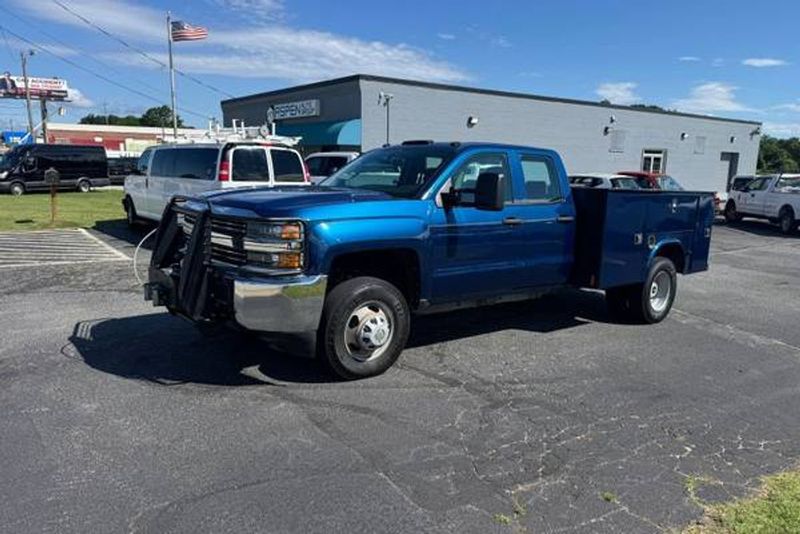 2015 Chevrolet Silverado 3500hd — a typically priced live listing