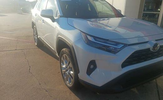 2024 Toyota RAV4 XLE Premium