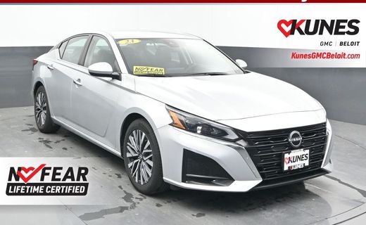 2023 Nissan Altima SV