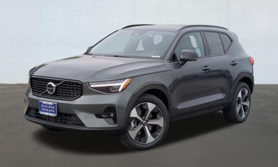 2026 Volvo XC40 Plus Dark