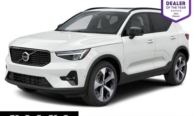 2026 Volvo XC40 Ultra Dark