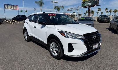 2025 Nissan Kicks Play S