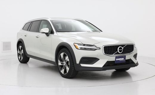 2020 Volvo V60CC Momentum