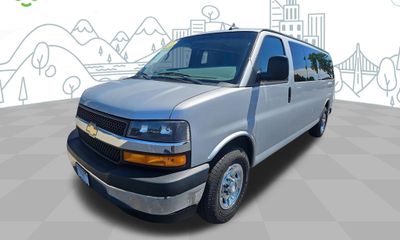 2018 Chevrolet Express Passenger LT EXT