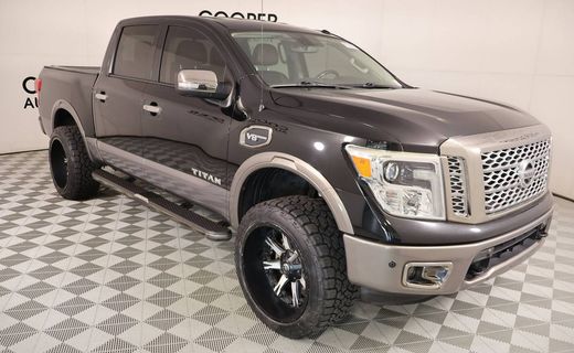 2017 Nissan Titan SV