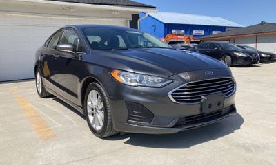 2020 Ford Fusion SE
