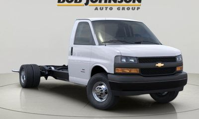 2026 Chevrolet Express 4500 Cutaway 177