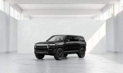 2026 Rivian R1S Premium