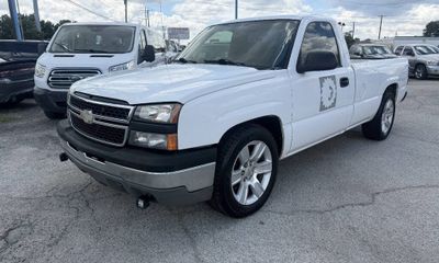 2004 Chevrolet Silverado Work Truck