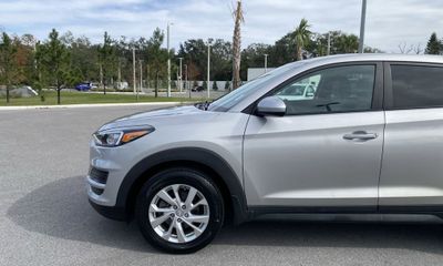 2020 Hyundai Tucson SE