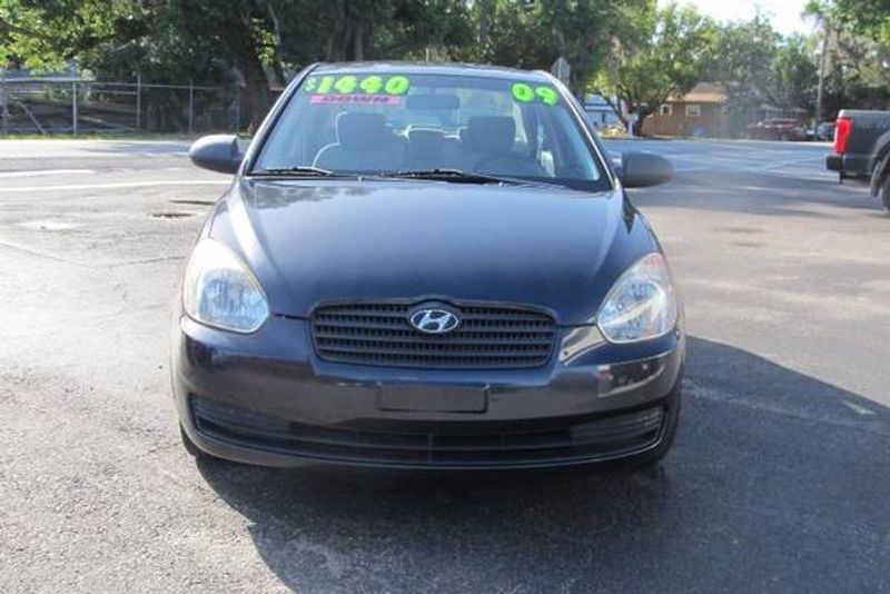 2009 Hyundai Accent — a typically priced live listing