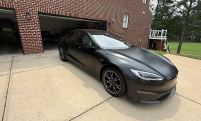 2022 Tesla Model S Plaid