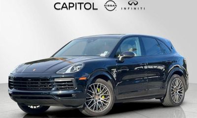 2023 Porsche Cayenne E Hybrid Platinum