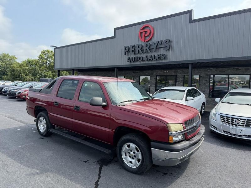 2004 Chevrolet Avalanche — a typically priced live listing