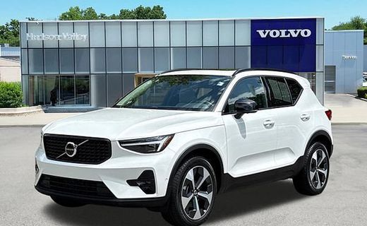 2026 Volvo XC40 Plus Dark