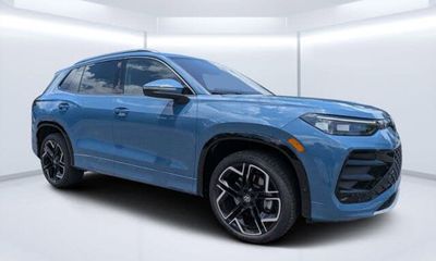 2025 Volkswagen Tiguan 4Motion SEL R