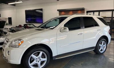 2009 Mercedes-Benz M-Class ML550 4 M