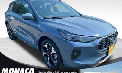2024 Ford Escape ST Line Elite