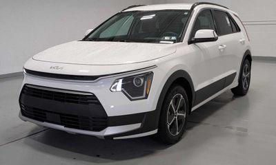 2024 Kia Niro EX
