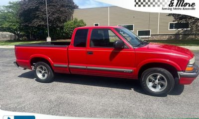 2003 Chevrolet S-10 Pickup Base