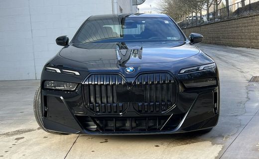 2023 BMW 760i xDrive