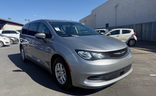 2021 Chrysler Voyager LX