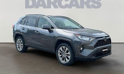 2019 Toyota RAV4 XLE Premium