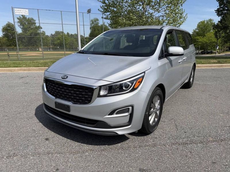 2019 Kia Sedona — a typically priced live listing