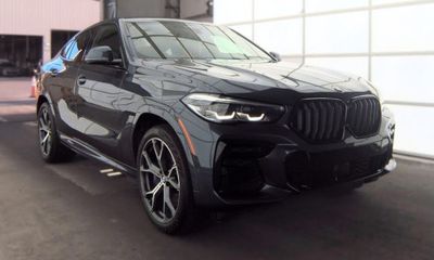 2022 BMW X6 M50i