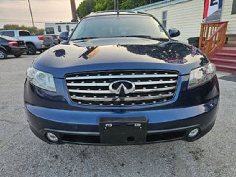 2005 Infiniti FX35 — a typically priced live listing