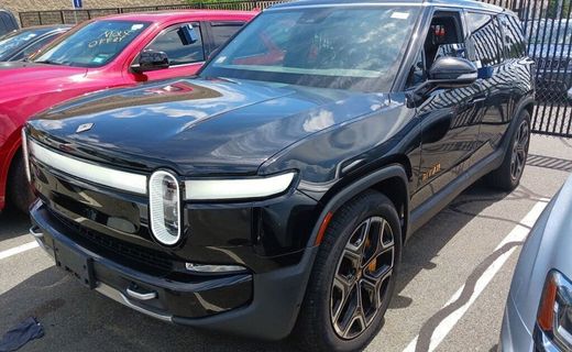 2023 Rivian R1S Adventure
