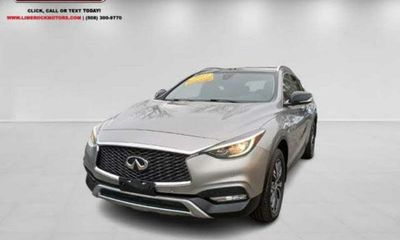 2017 Infiniti QX30 Premium
