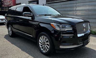 2022 Lincoln Navigator L Standard