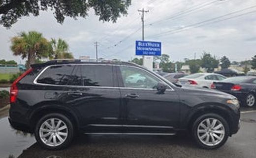 2017 Volvo XC90 Momentum