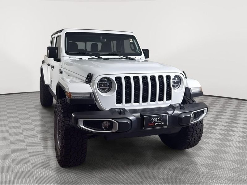 2021 Jeep Gladiator — a typically priced live listing