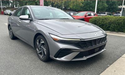 2025 Hyundai Elantra SEL Convenience