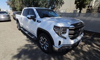 2024 GMC Sierra SLT