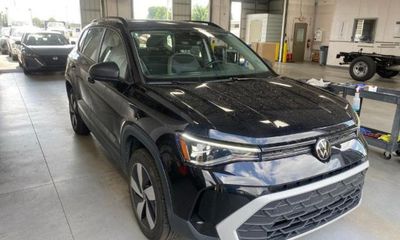 2025 Volkswagen Taos 4Motion S