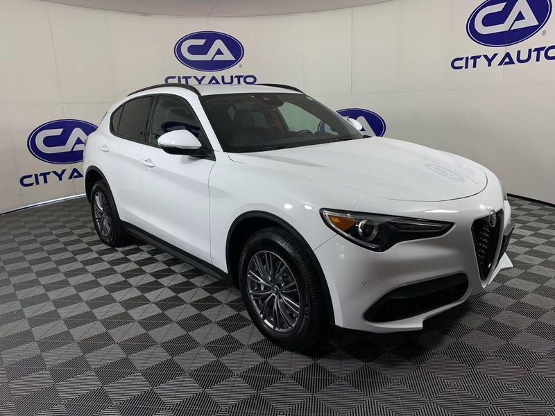 2022 Alfa Romeo Stelvio — a typically priced live listing