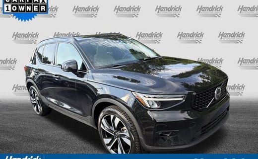 2023 Volvo XC40 Plus Dark