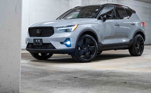2026 Volvo XC40 Ultra Black Edition