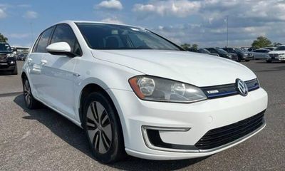 2016 Volkswagen E-Golf SE