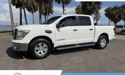 2015 Nissan Titan SV