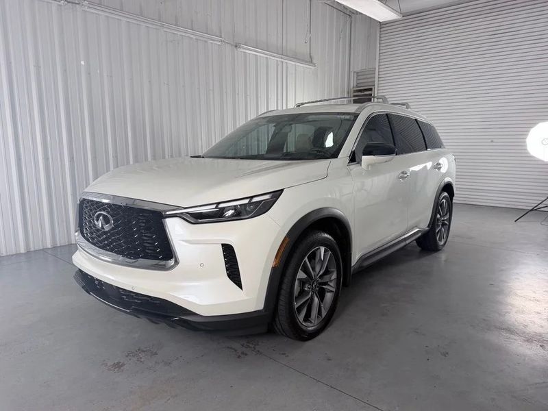 2024 Infiniti QX60 — a typically priced live listing